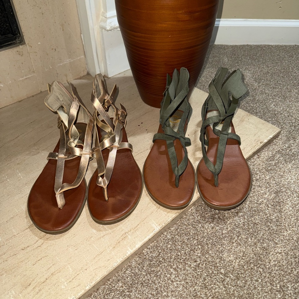 G by Guess Women's Sandals in Gold and Green